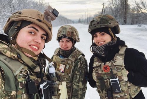 Украинским женщинам многих профессий, не имеющих военный билет, нельзя будет устроиться на работу